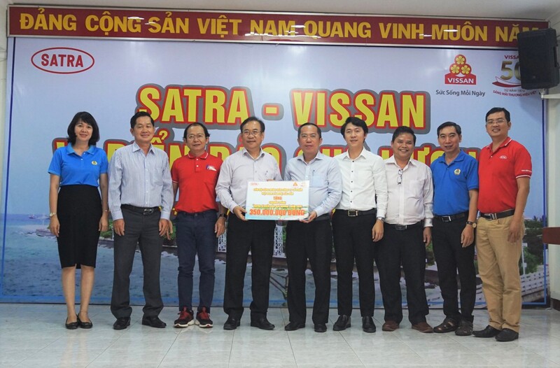 nguoi lao dong cong ty vissan ung ho 350 trieu dong den chien si hai quan canh giu bien dao to quoc viet nam