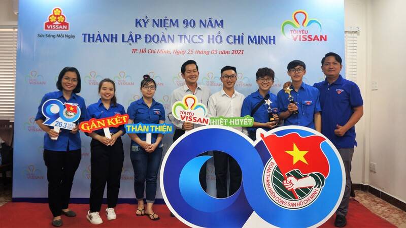 90 NAM THANH LAP DOAN TNCS