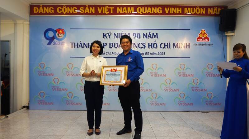 90 NAM THANH LAP DOAN TNCS