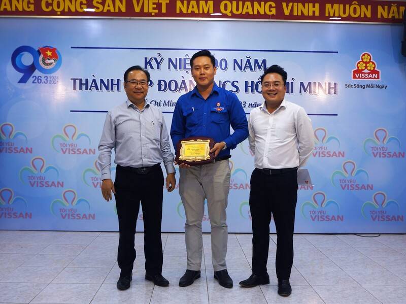 90 NAM THANH LAP DOAN TNCS
